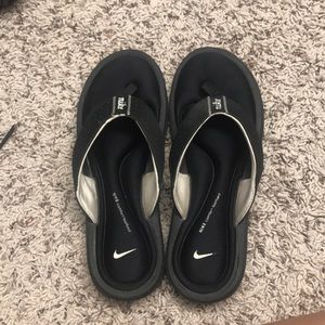 Black Nike flip flop